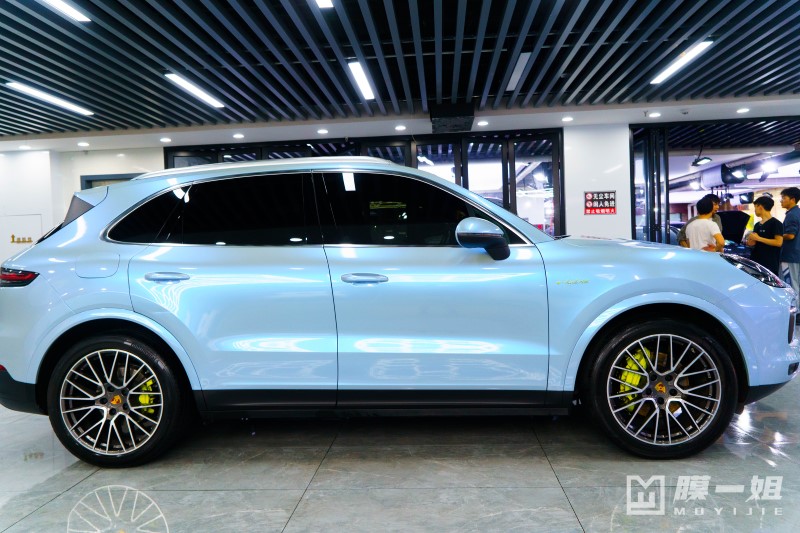 保时捷改双色月石灰