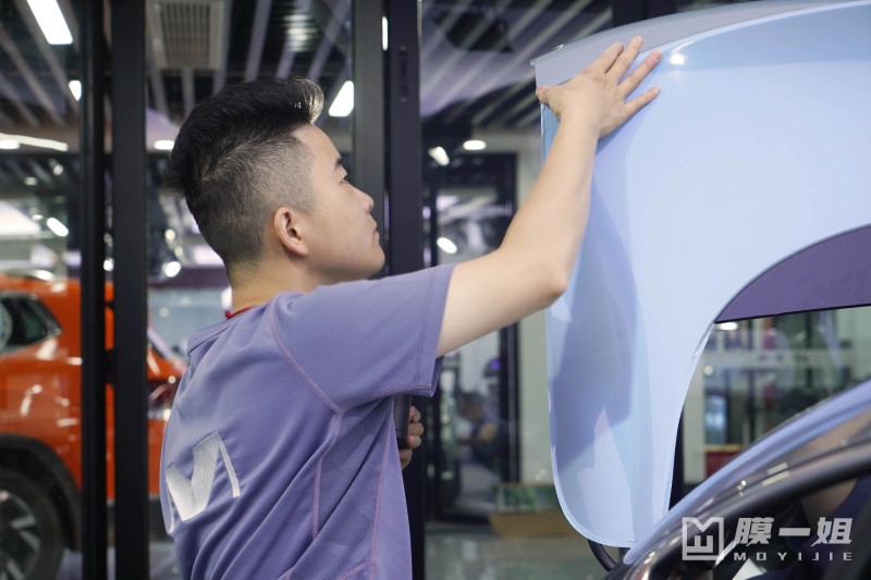 小鹏P7改色幻影月石灰