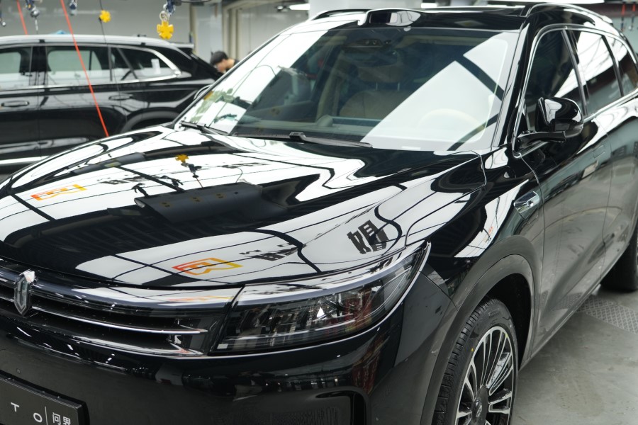 问界M7装贴TPU隐形车衣