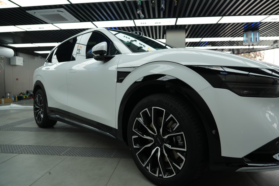 极氪7X装贴隐形车衣