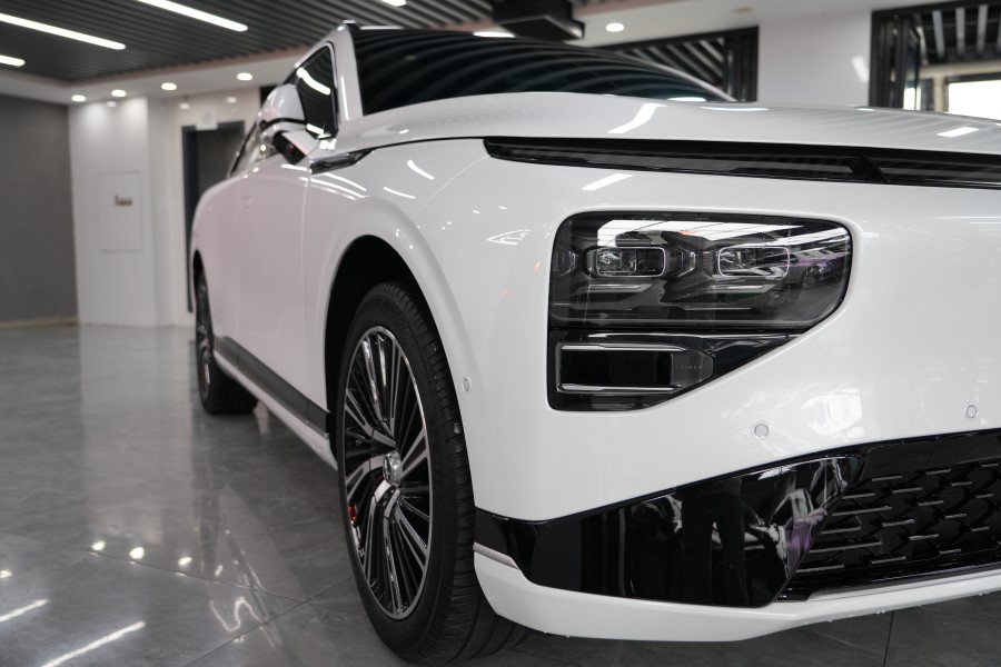 小鹏G9装贴TPU隐形车衣