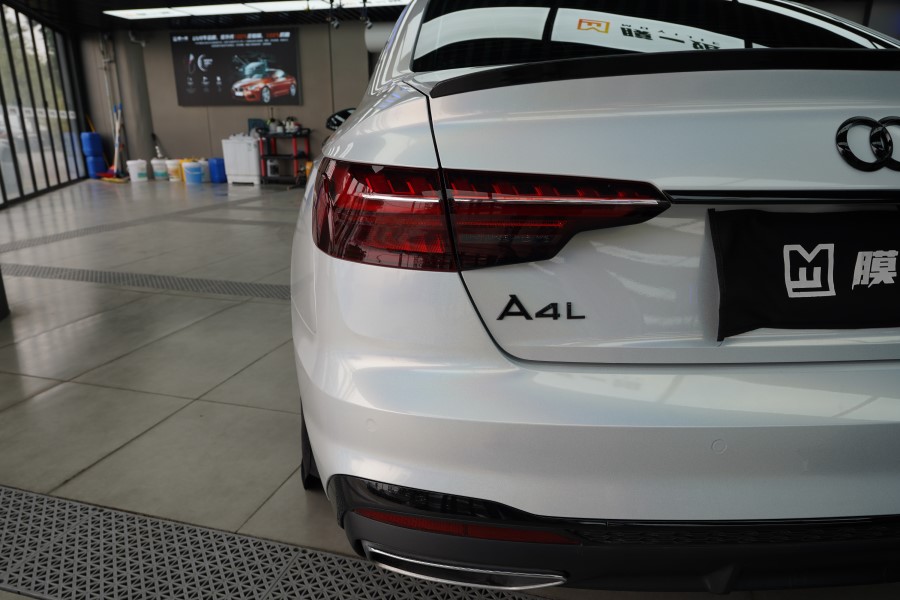 奥迪A4L改色七彩镭射白