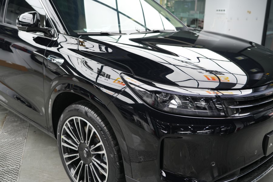 问界M7装贴TPU隐形车衣