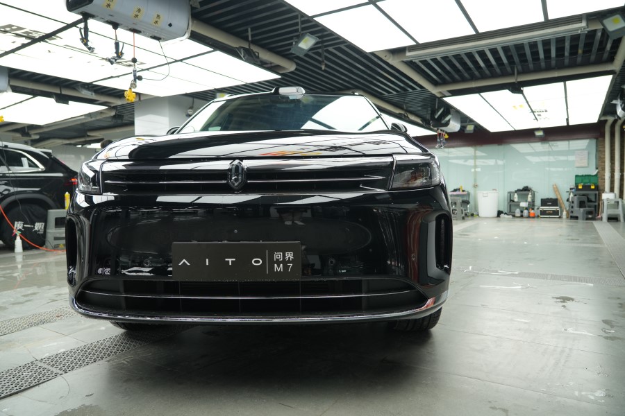 问界M7装贴TPU隐形车衣