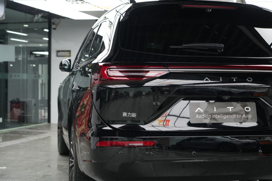 问界M7装贴TPU隐形车衣