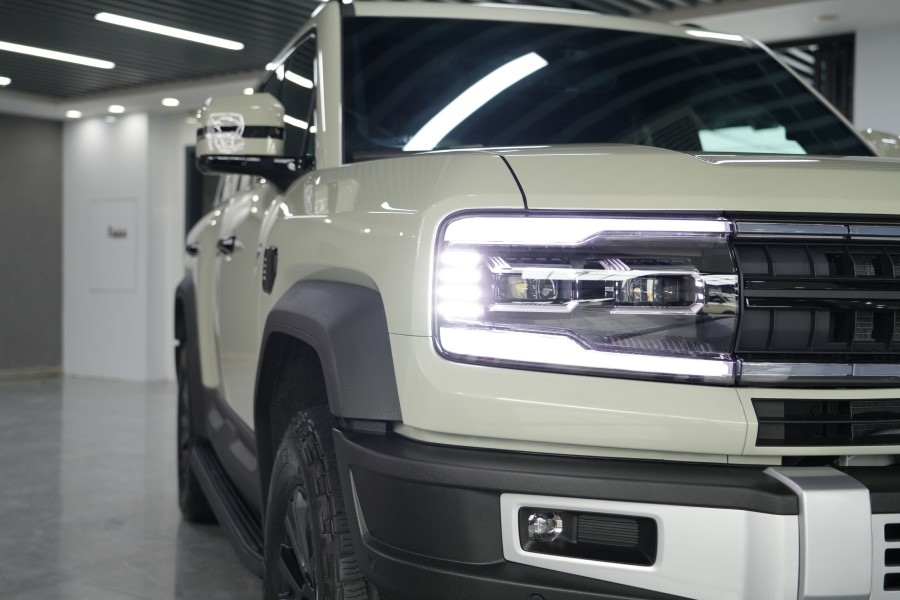 方程豹装贴TPU隐形车衣