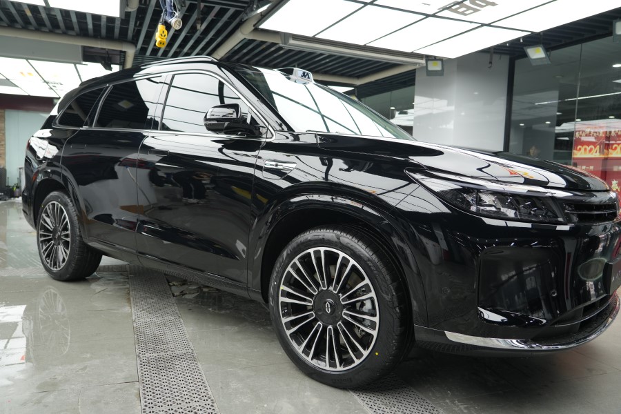 问界M7装贴TPU隐形车衣