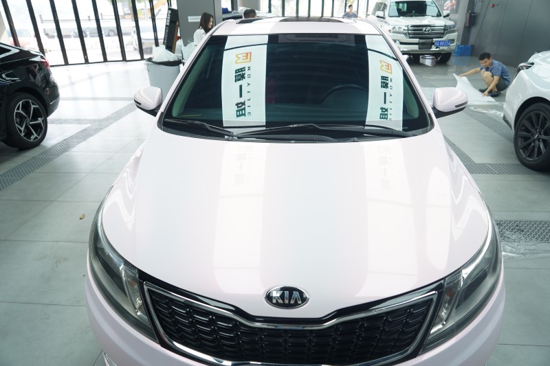 起亚k2改色花悦粉