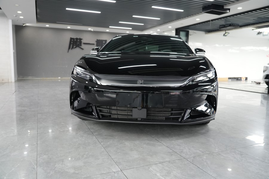 比亚迪汉装贴隐形车衣