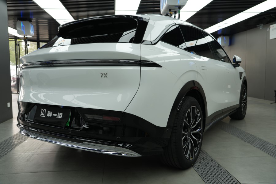 极氪7X装贴隐形车衣
