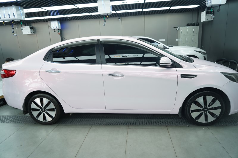 起亚k2改色花悦粉