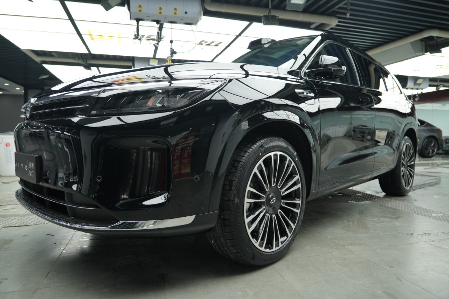 问界M7装贴TPU隐形车衣