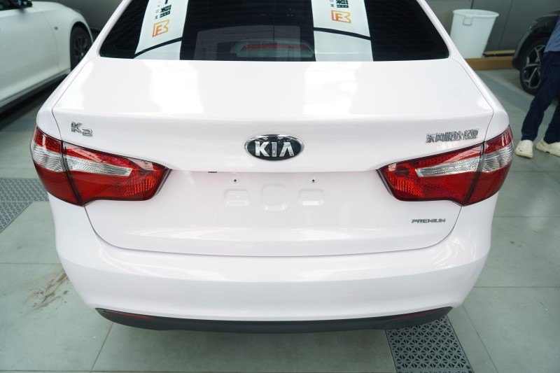 起亚k2改色花悦粉