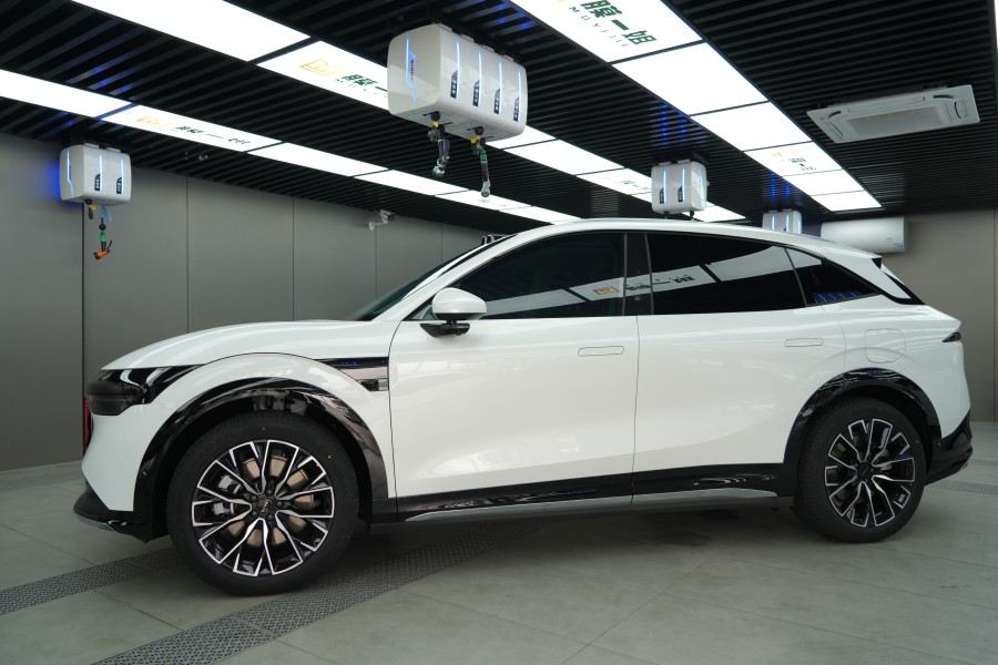 极氪7X装贴隐形车衣