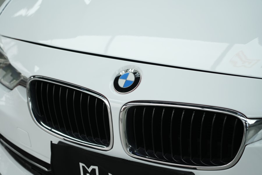 宝马改色珠光白