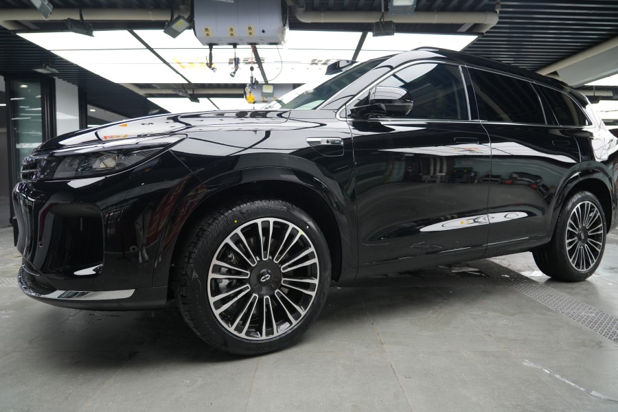 问界M7装贴TPU隐形车衣