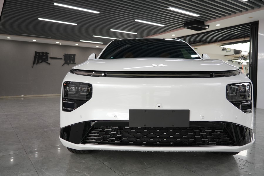 小鹏G9装贴TPU隐形车衣