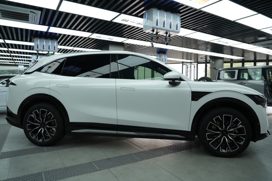 极氪7X装贴隐形车衣