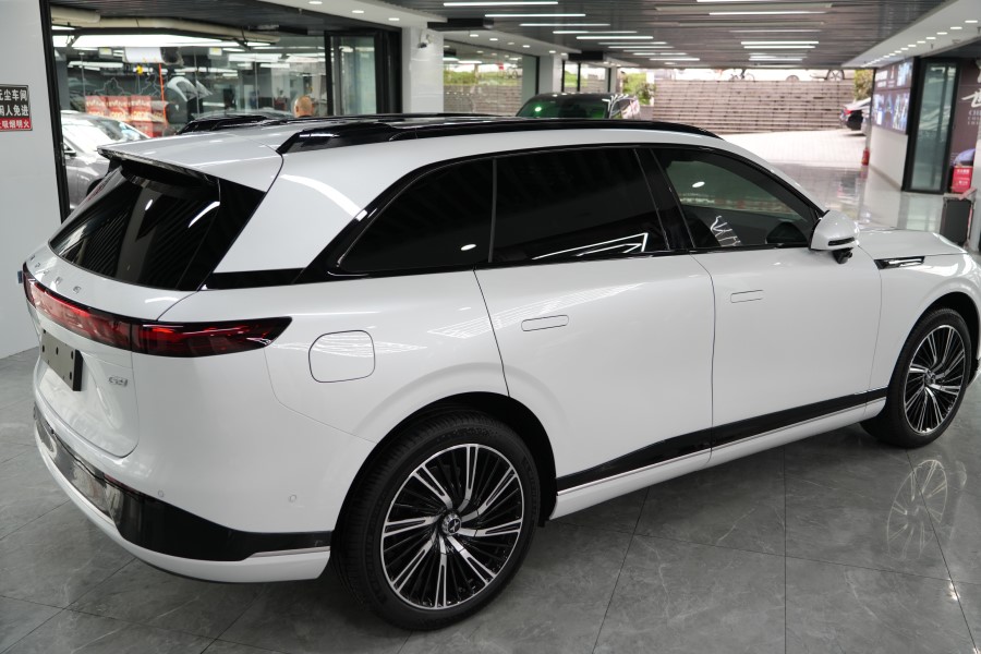 小鹏G9装贴TPU隐形车衣