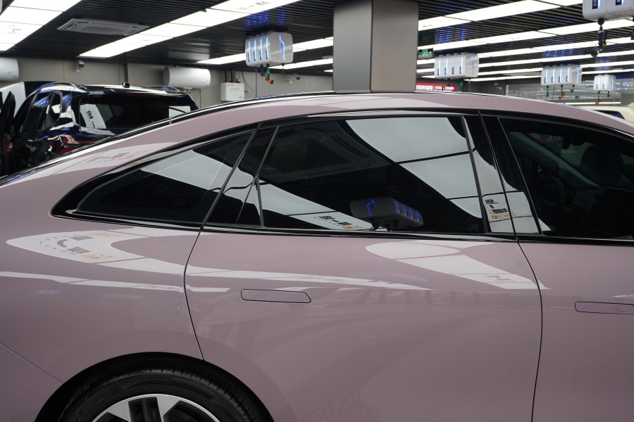 埃安装贴膜一姐tpu隐形车衣