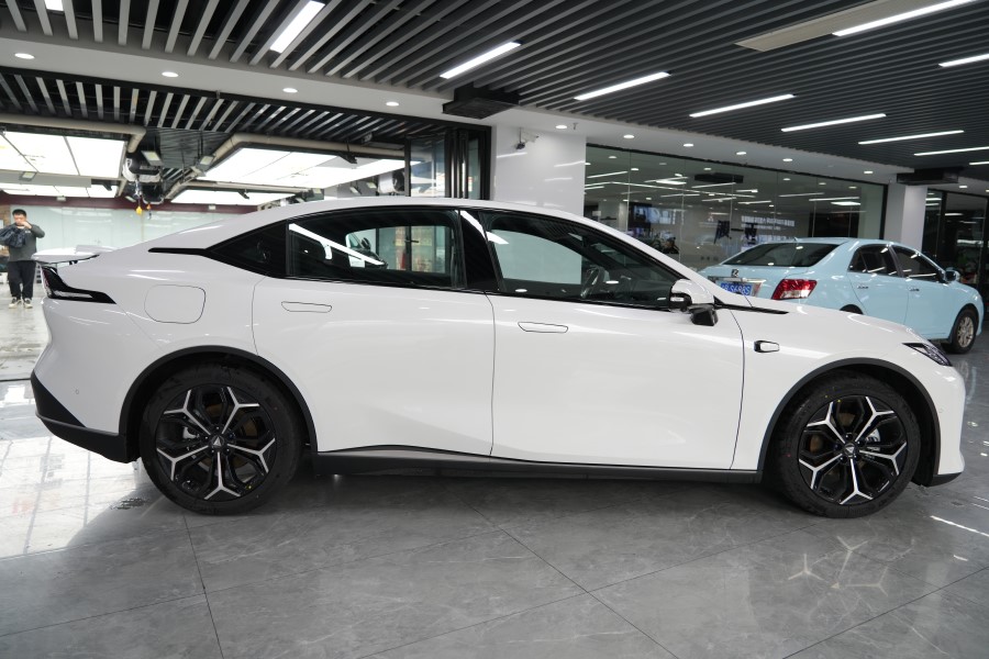 长安深蓝L07装贴膜一姐tpu隐形车衣