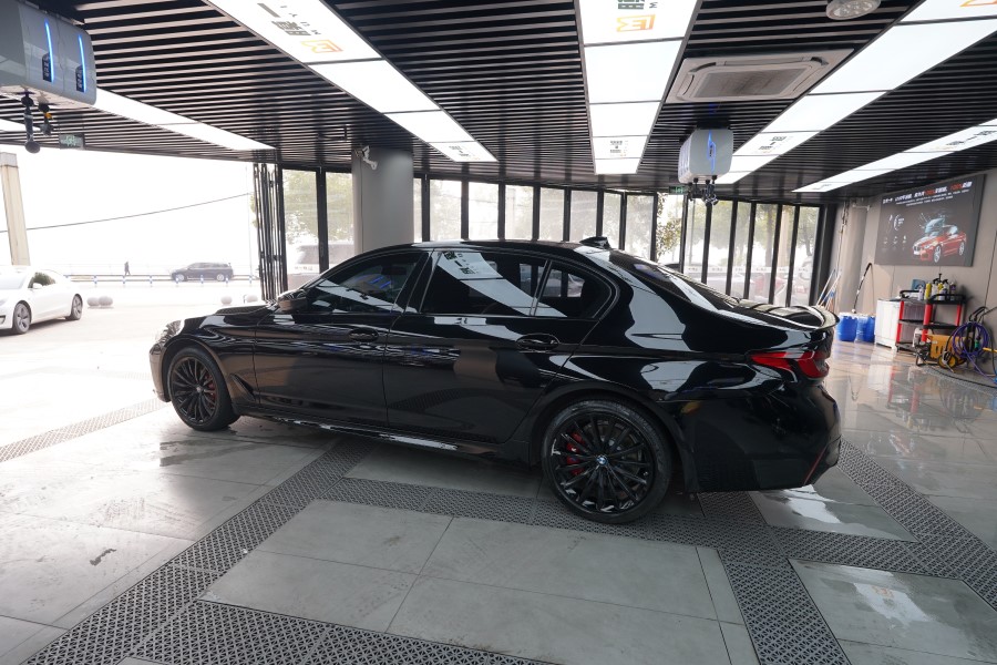 宝马530Li装贴膜一姐隐形车衣