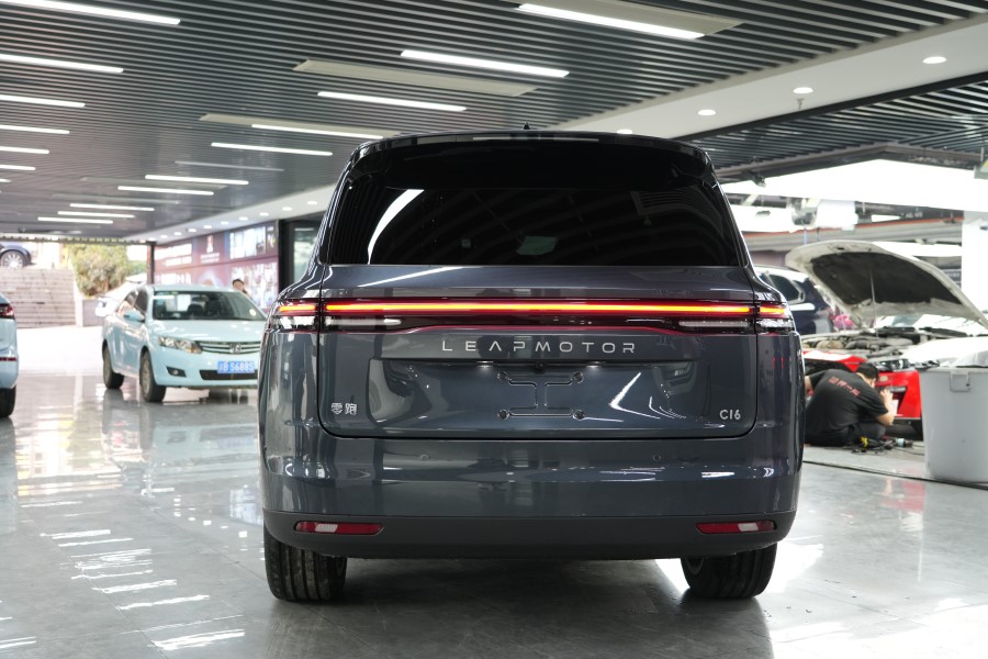 零跑C16装贴膜一姐tpu隐形车衣