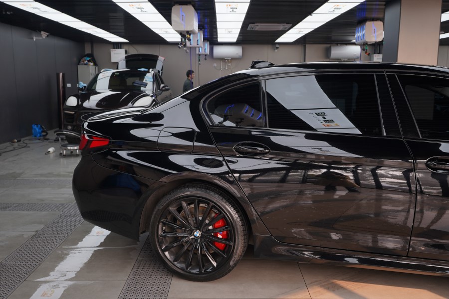 宝马530Li装贴膜一姐隐形车衣