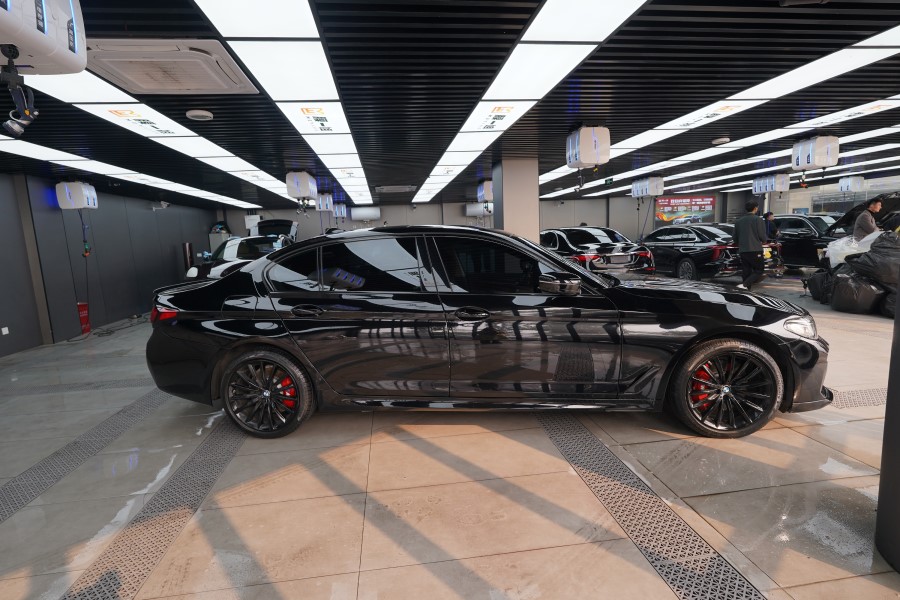 宝马530Li装贴膜一姐隐形车衣