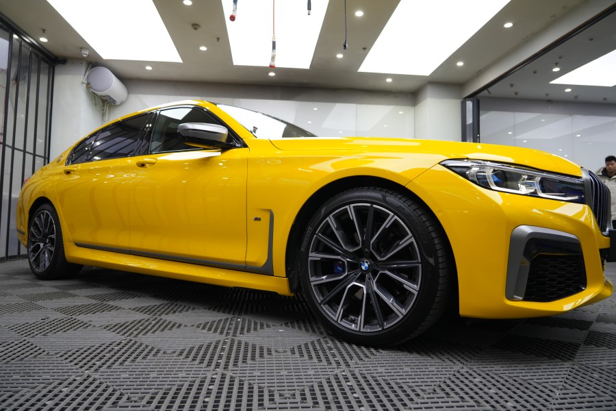 宝马740改色TPU葵花黄