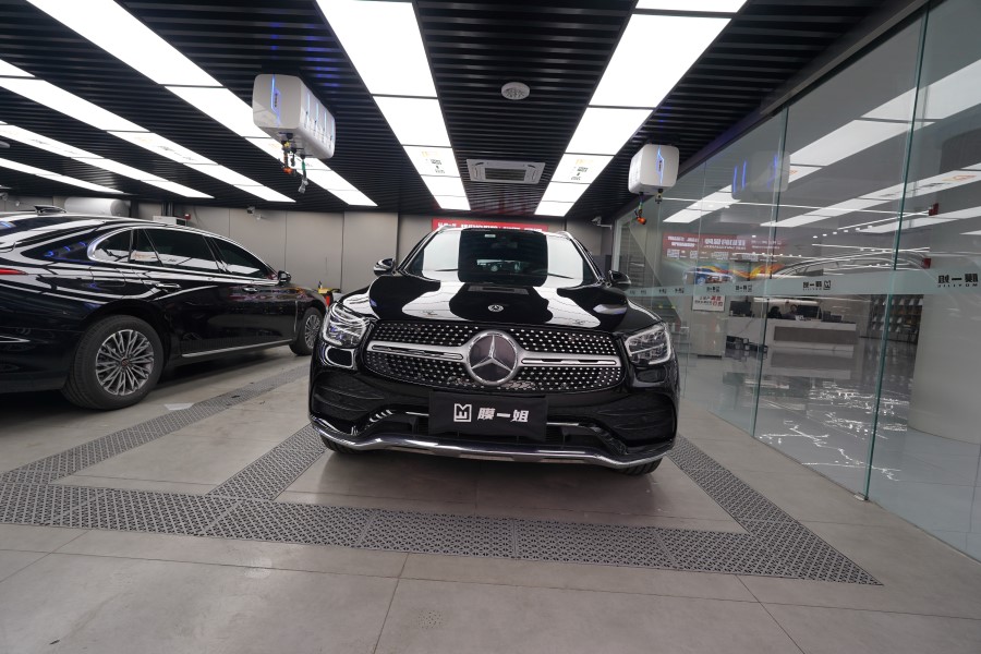 奔驰GLC260L装贴膜一姐隐形车衣