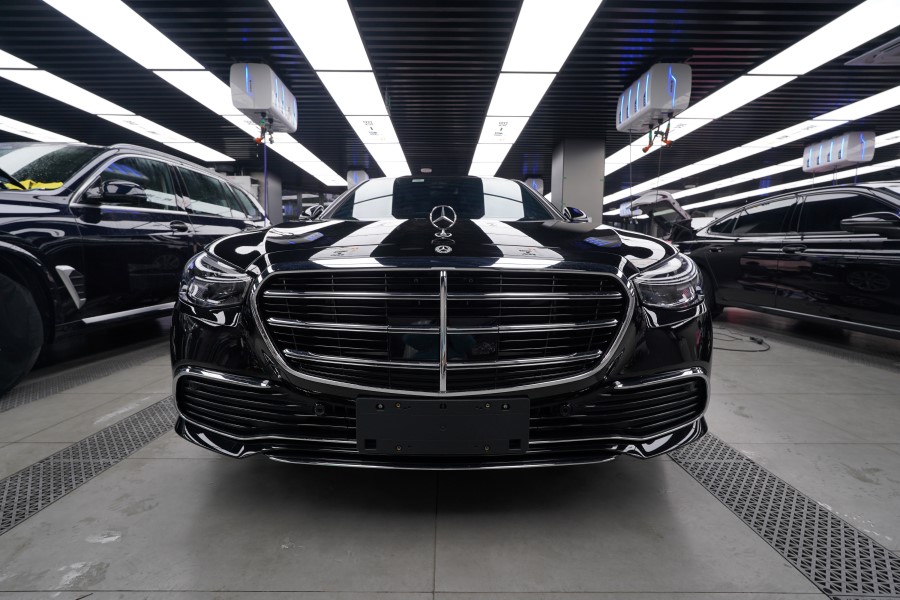 奔驰s400装贴隐形车衣