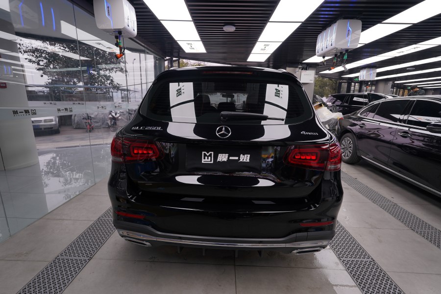 奔驰GLC260L装贴膜一姐隐形车衣