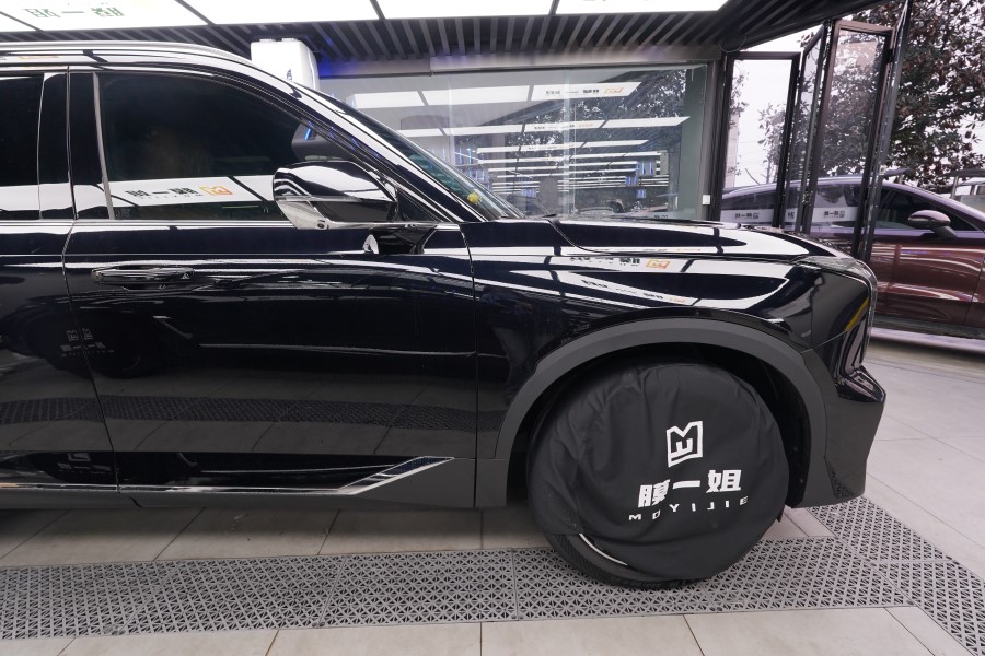 广汽传祺GS8装贴隐形车衣