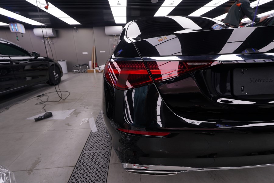 奔驰s400装贴隐形车衣