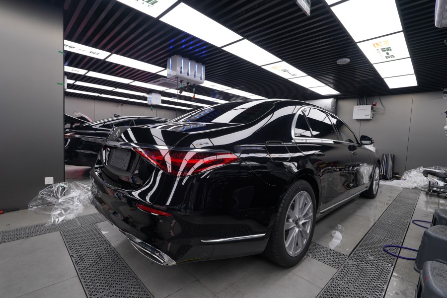 奔驰s400装贴隐形车衣