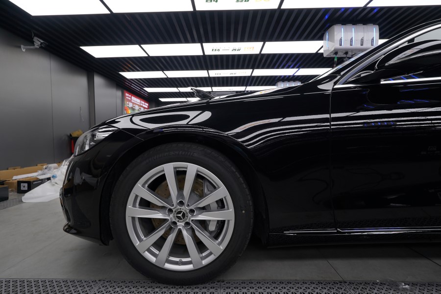 奔驰s400装贴隐形车衣