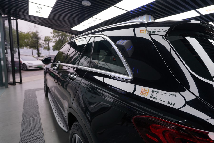 奔驰GLC260L装贴膜一姐隐形车衣