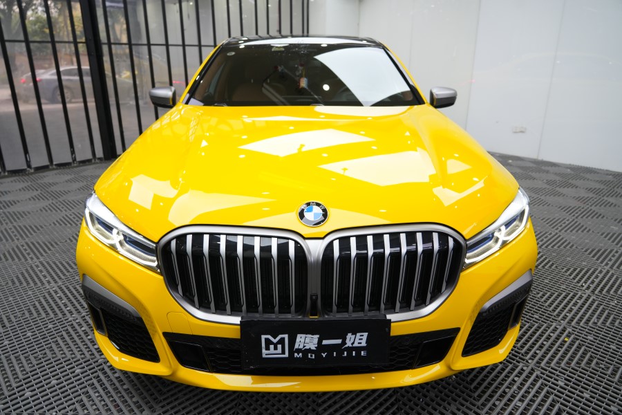 宝马740改色TPU葵花黄