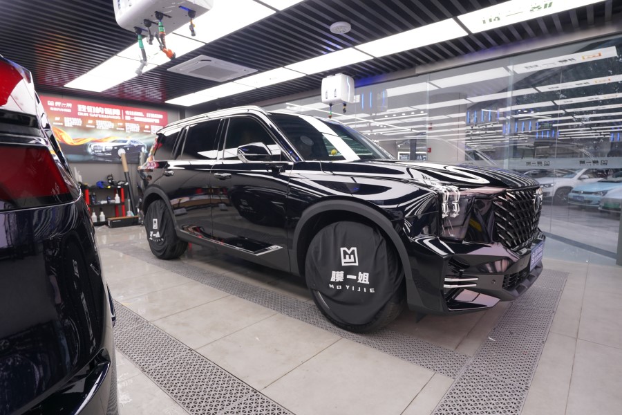 广汽传祺GS8装贴隐形车衣