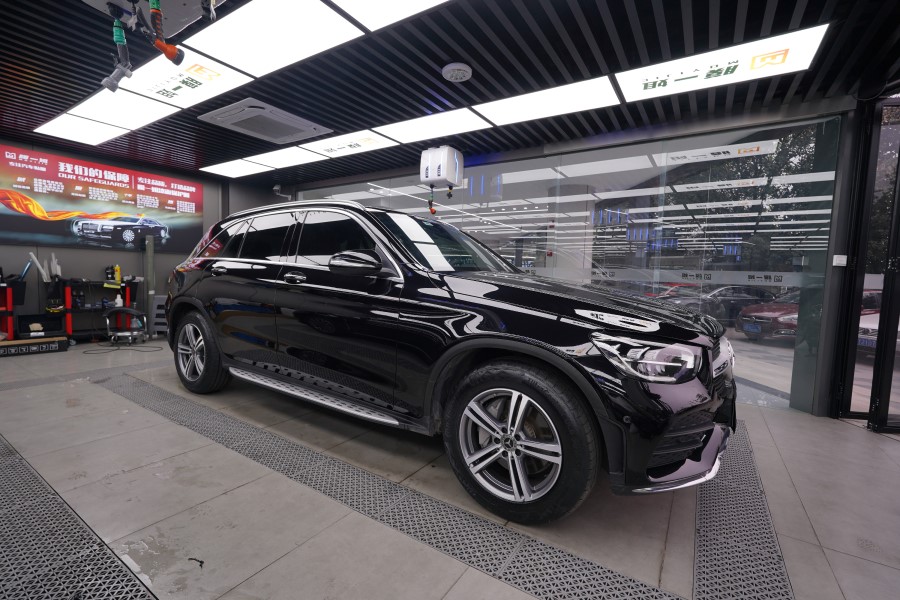 奔驰GLC260L装贴膜一姐隐形车衣