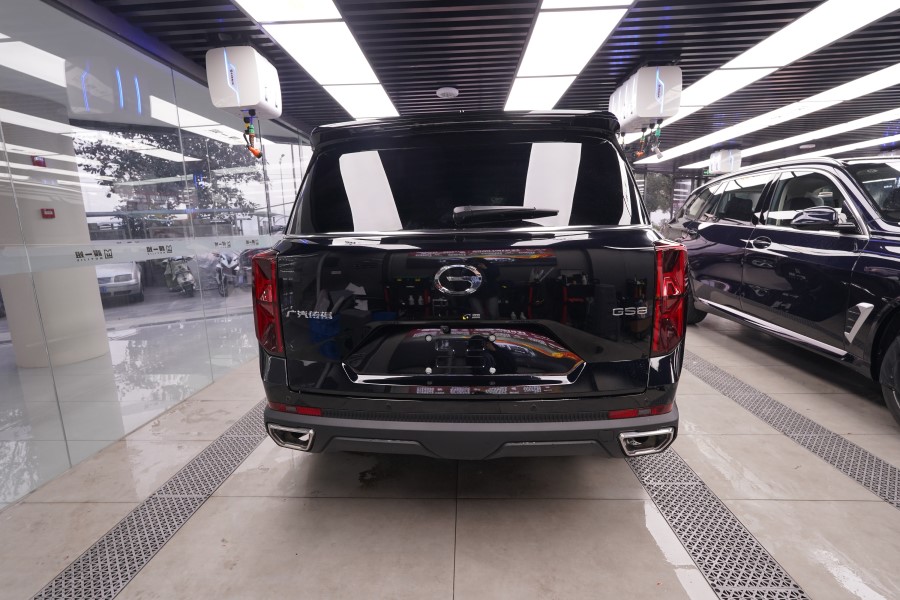 广汽传祺GS8装贴隐形车衣