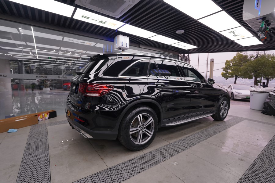 奔驰GLC260L装贴膜一姐隐形车衣