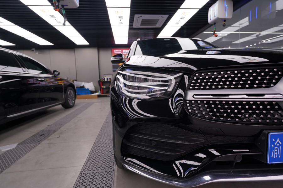 奔驰GLC260L装贴膜一姐隐形车衣