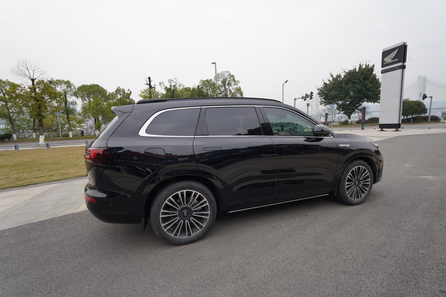 问界M7改装底盘护板+装贴隐形车衣