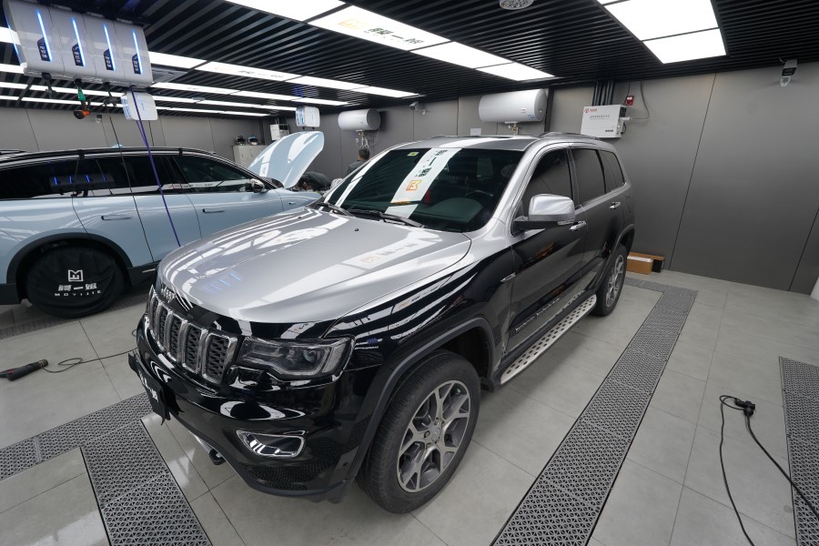 jeep改色钢琴黑＋GT银双拼