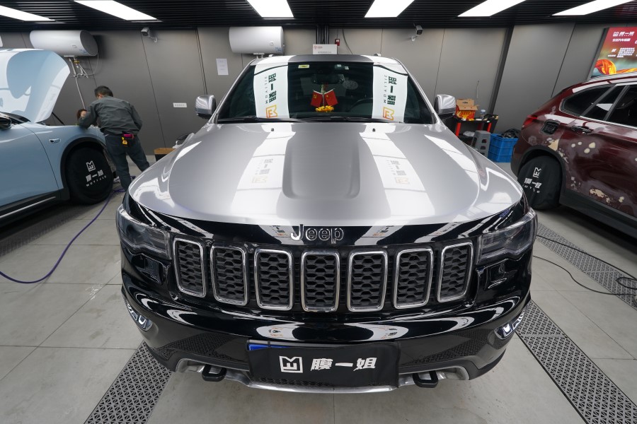jeep改色钢琴黑＋GT银双拼