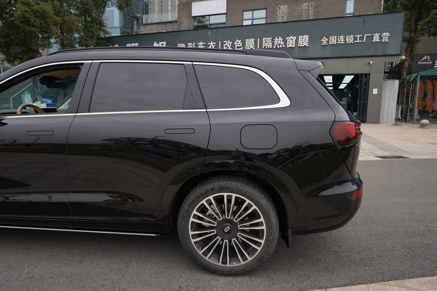 问界M7改装底盘护板+装贴隐形车衣