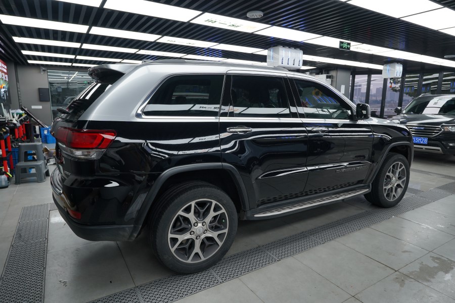 jeep改色钢琴黑＋GT银双拼