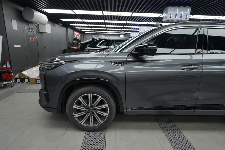 长安cs75plus装贴膜一姐隐形车衣